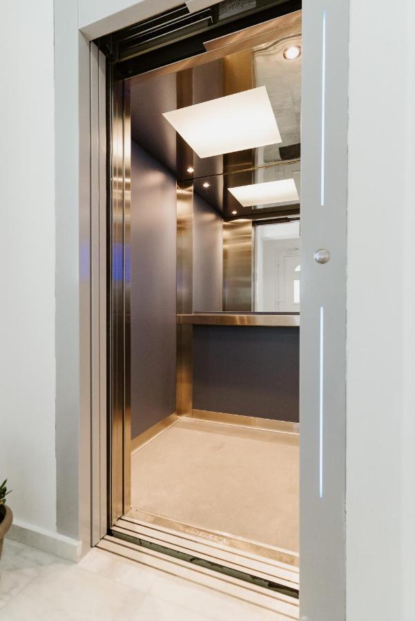 Blue And White Luxury Suites Nea Kallikrateia Luaran gambar