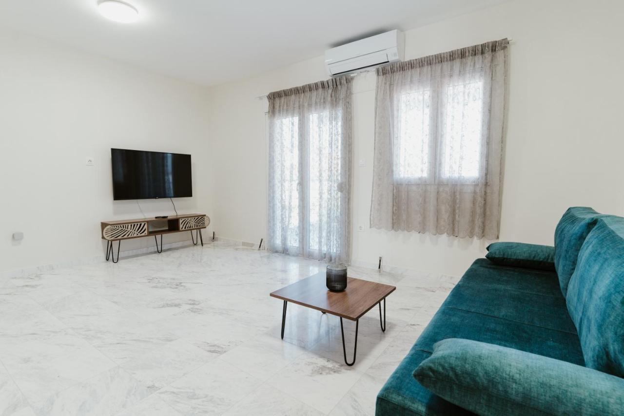 Blue And White Luxury Suites Nea Kallikrateia Luaran gambar
