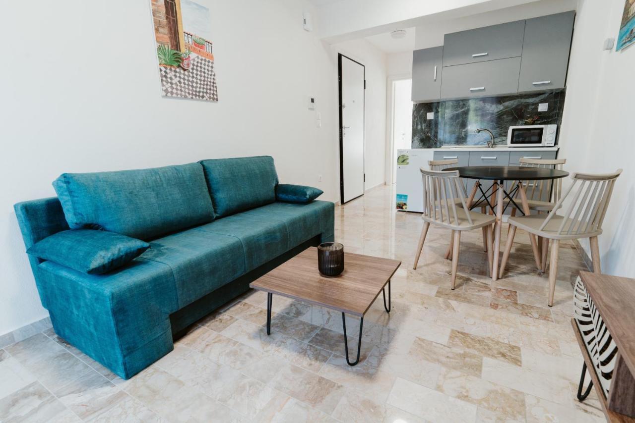 Blue And White Luxury Suites Nea Kallikrateia Luaran gambar
