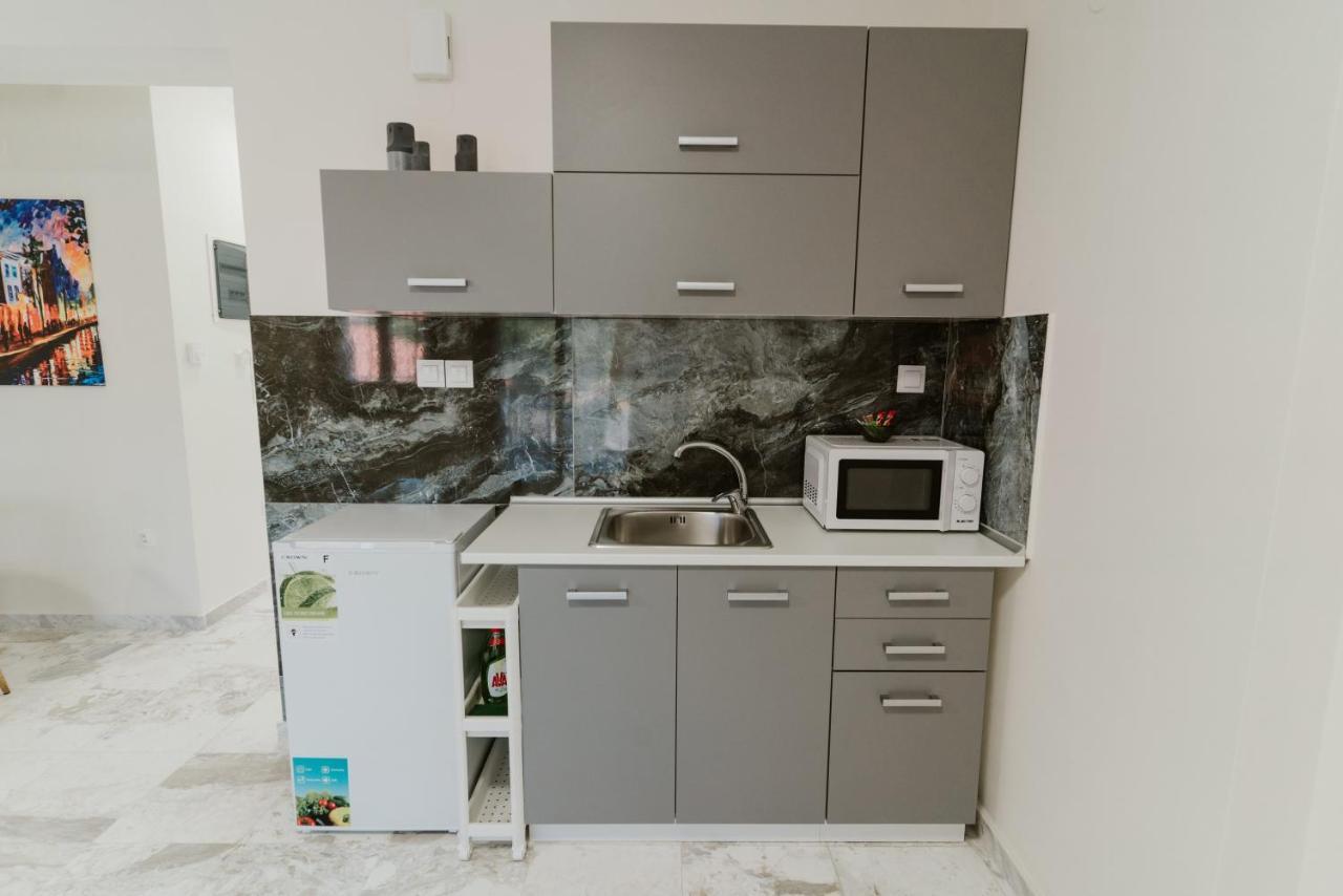 Blue And White Luxury Suites Nea Kallikrateia Luaran gambar