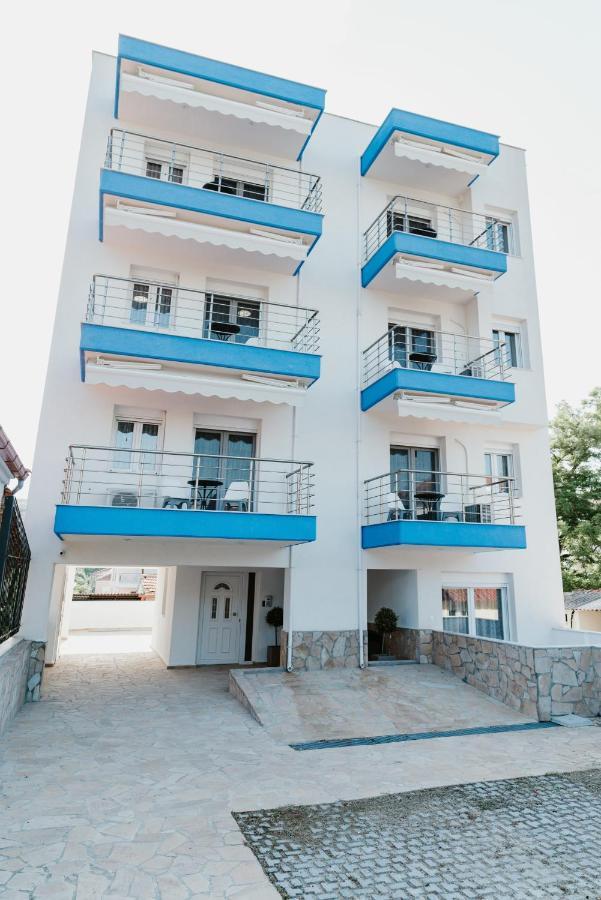 Blue And White Luxury Suites Nea Kallikrateia Luaran gambar